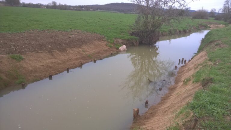 Aménagement des berges de Vandenesse en Auxois - Duc et Préneuf